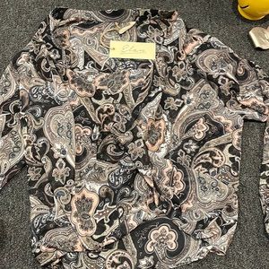 Brand ew ELAN black paisley blouse with hidden button for closure